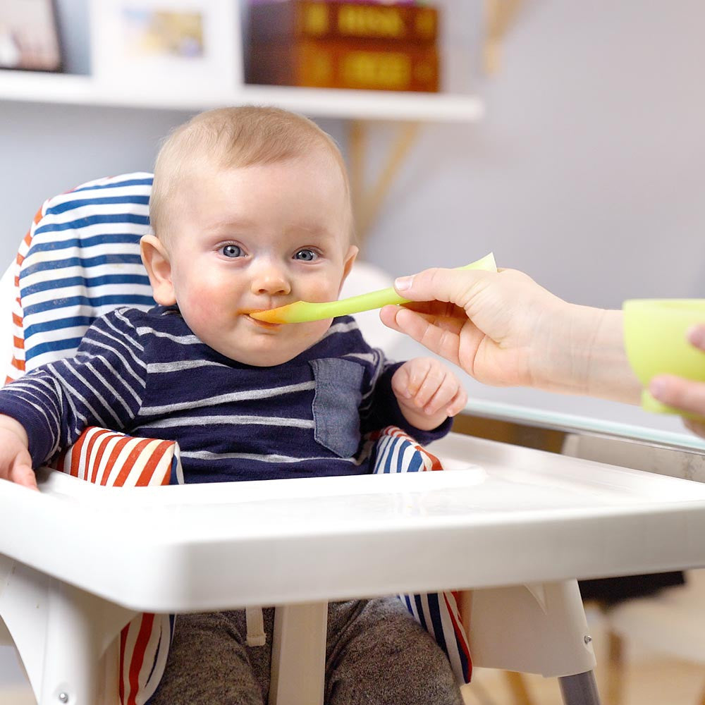 Long stem silicone parent feeding spoon ergonomically designed for introducing baby's first solid food purees